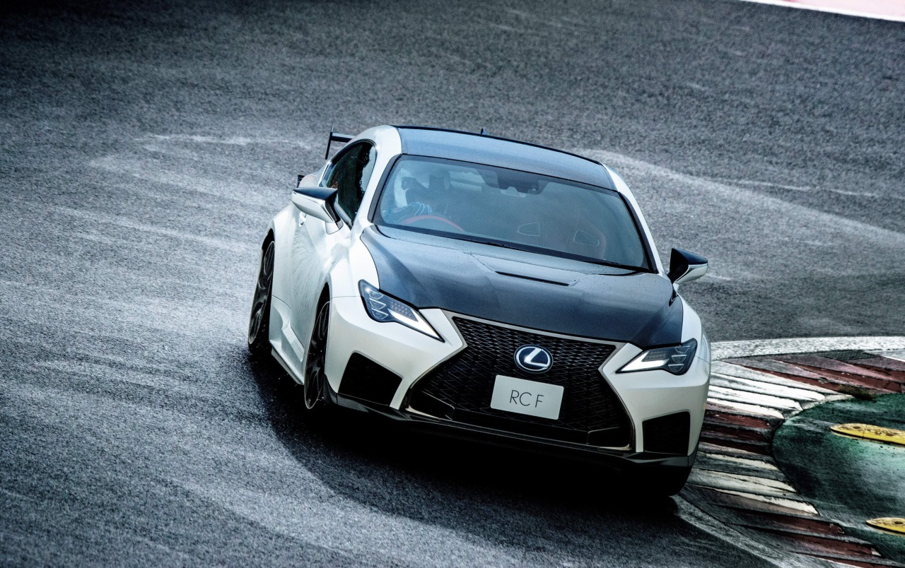 2019年新型車 レクサス RC F