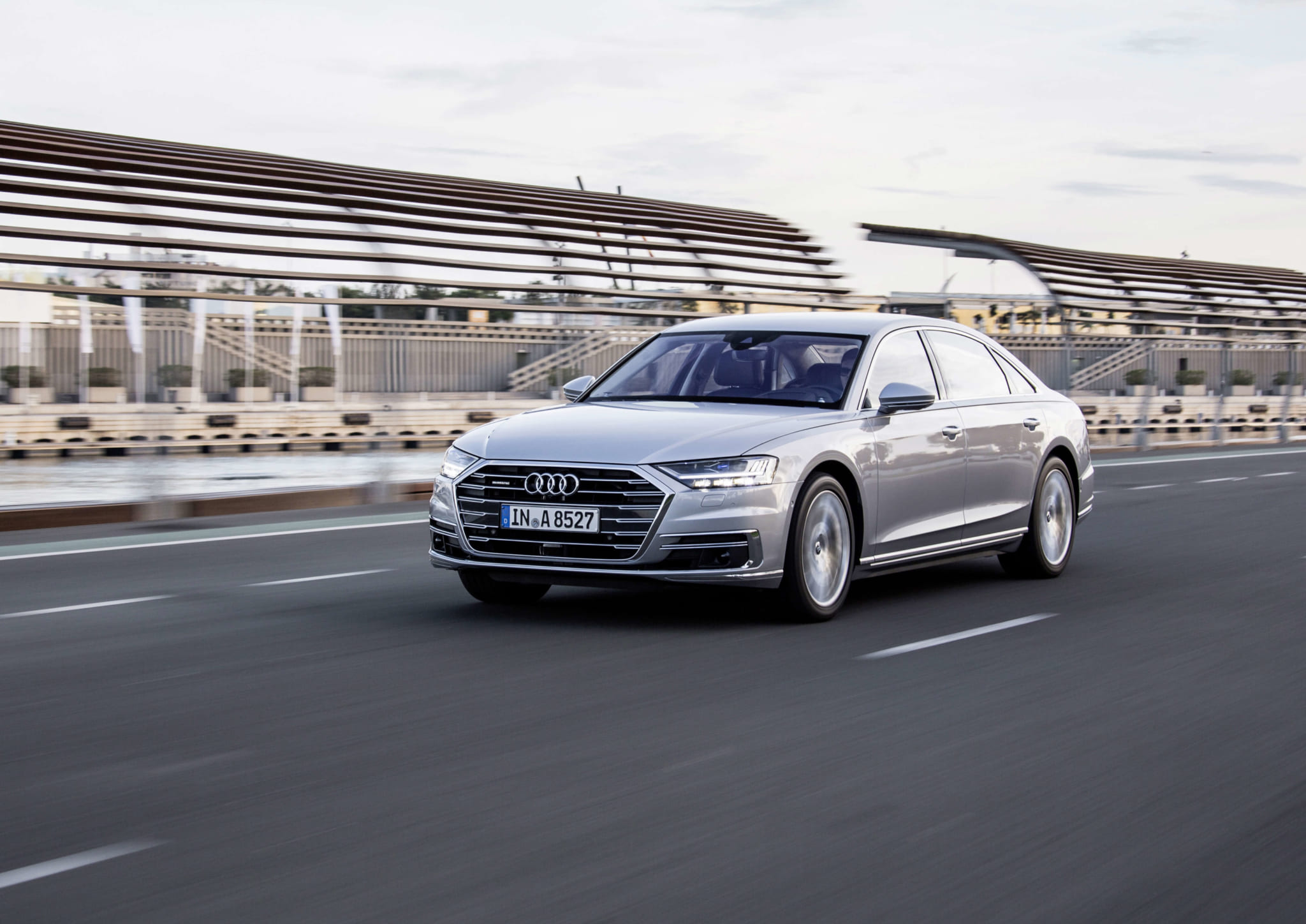 アウディ A8 L 2019年