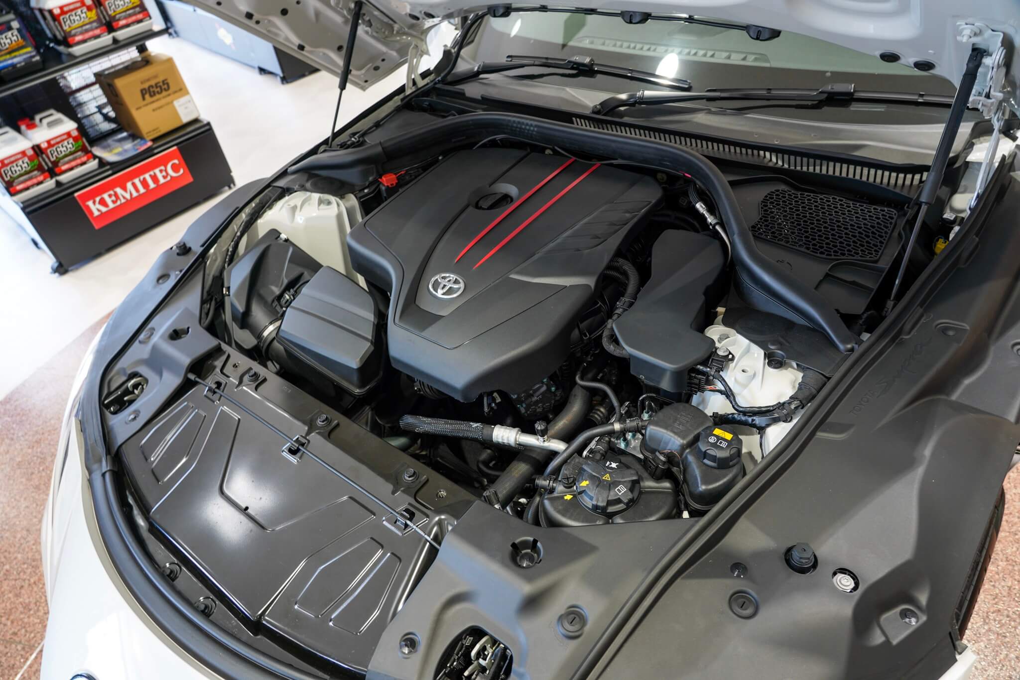 GR Garage東京深川 新型スープラ
