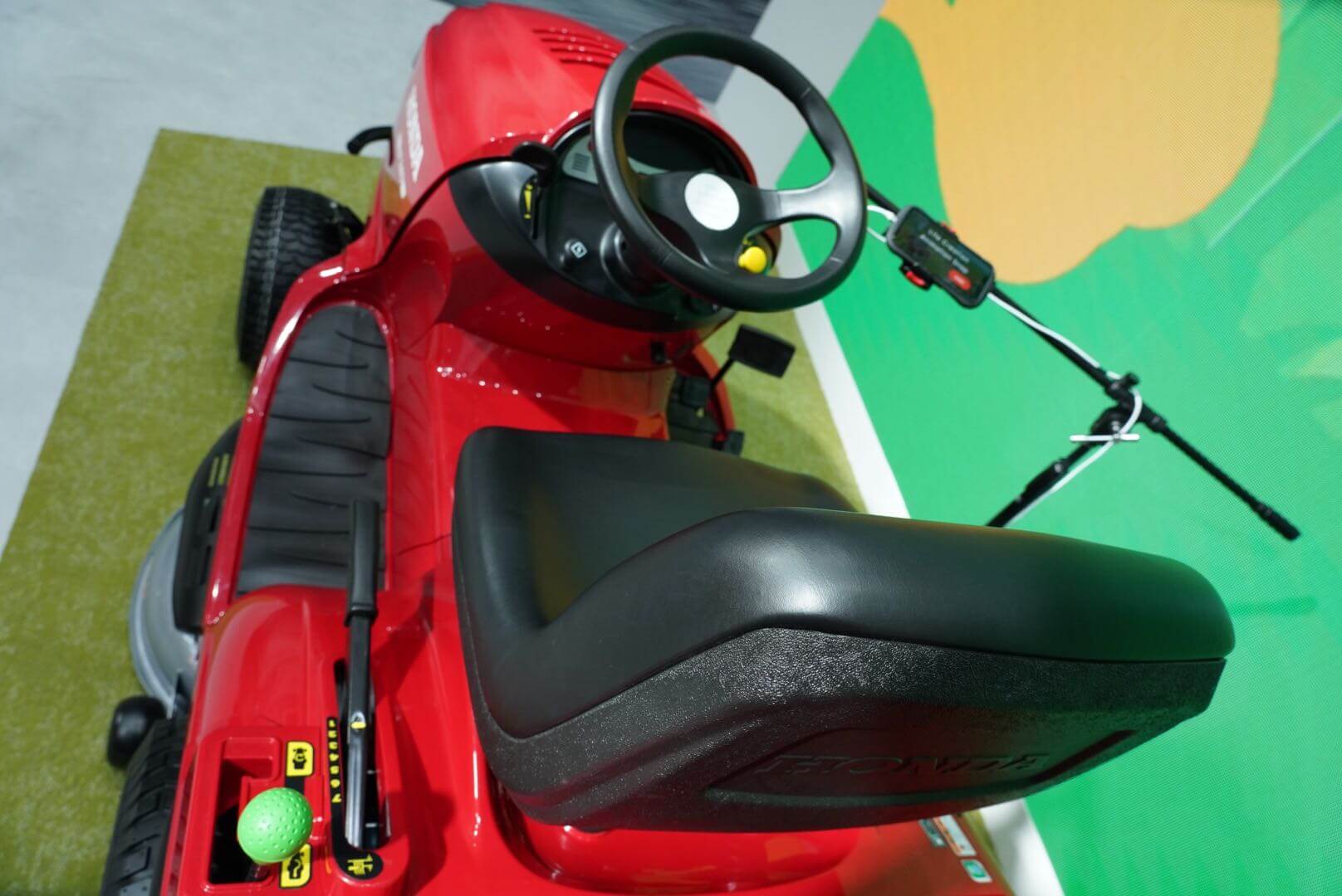 ホンダ乗用芝刈り機HF2417 東京モーターショー2019