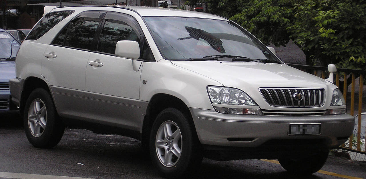 Toyota_harrier_GF-SXU10W_front_side