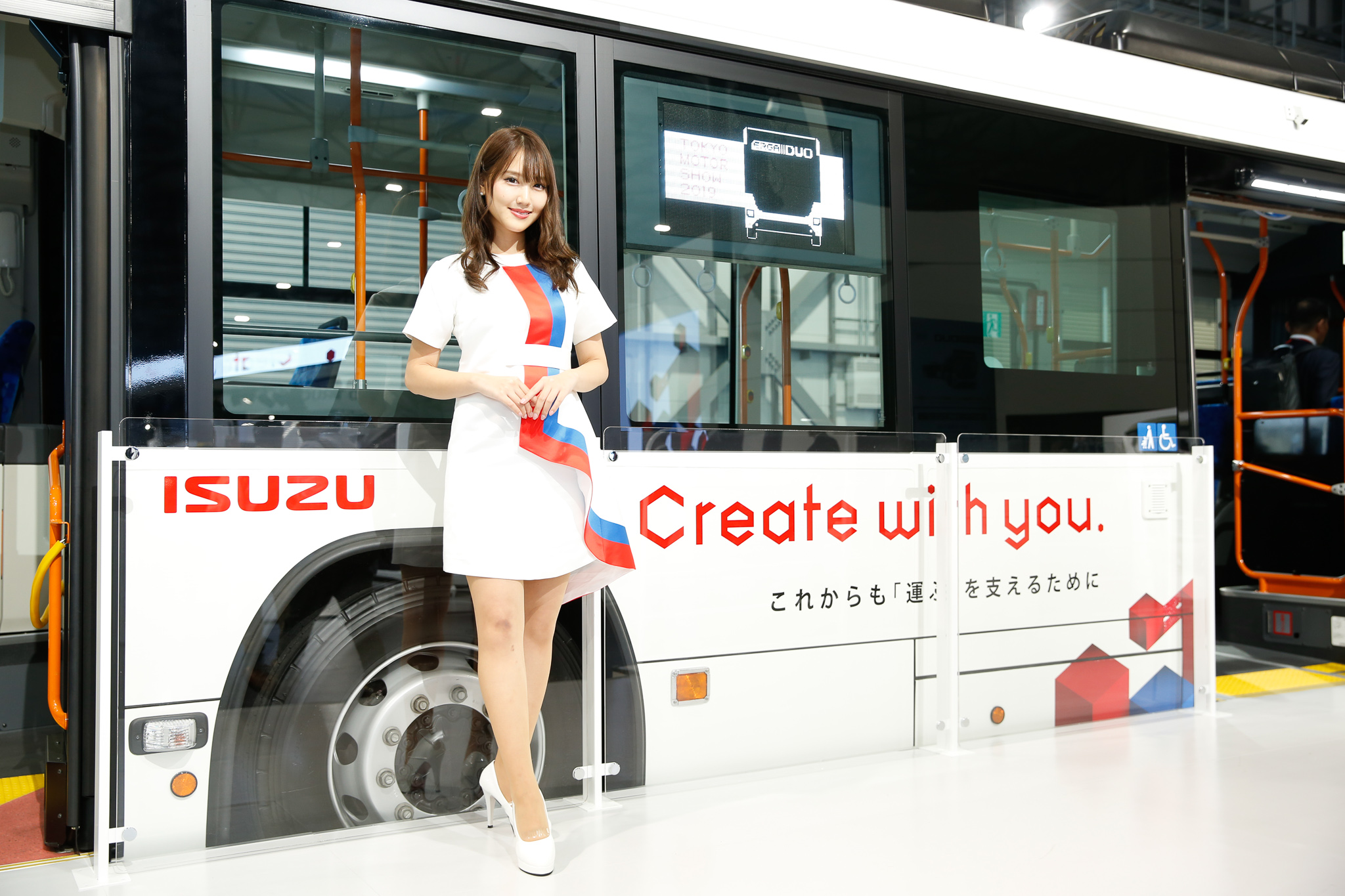 いすゞ 東京モーターショー2019 コンパニオン