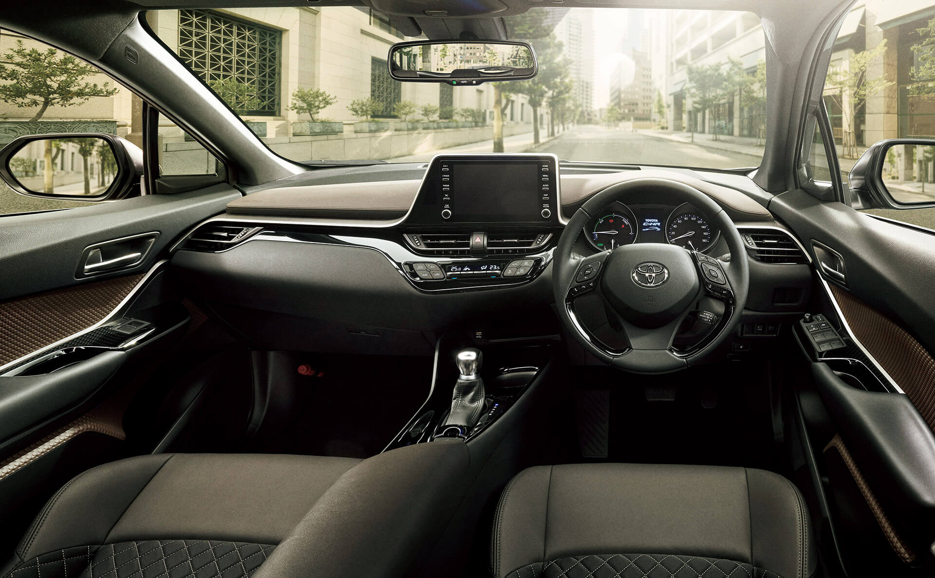 トヨタ C-HR コクピット 2019年型